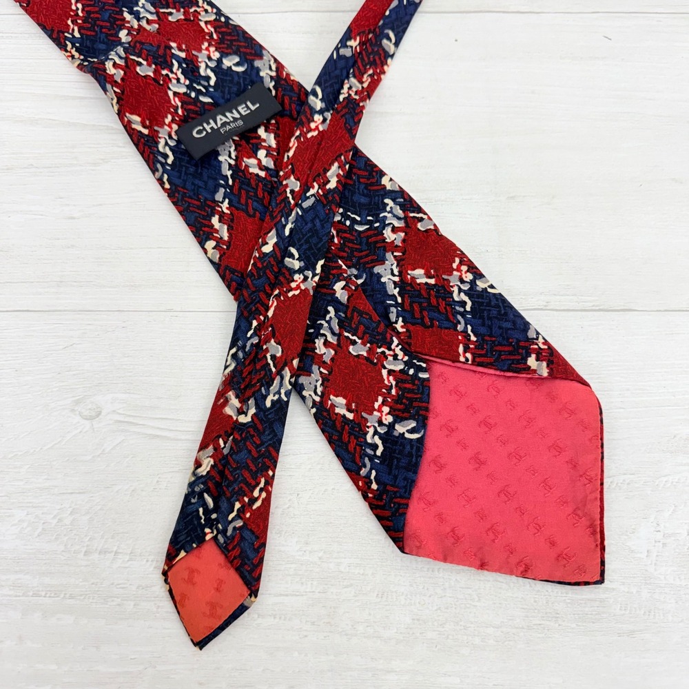 Vintage Chanel Silk Necktie Mens OS Red Navy Blue Geometric Jacquard Italy Logo - Picture 5 of 9